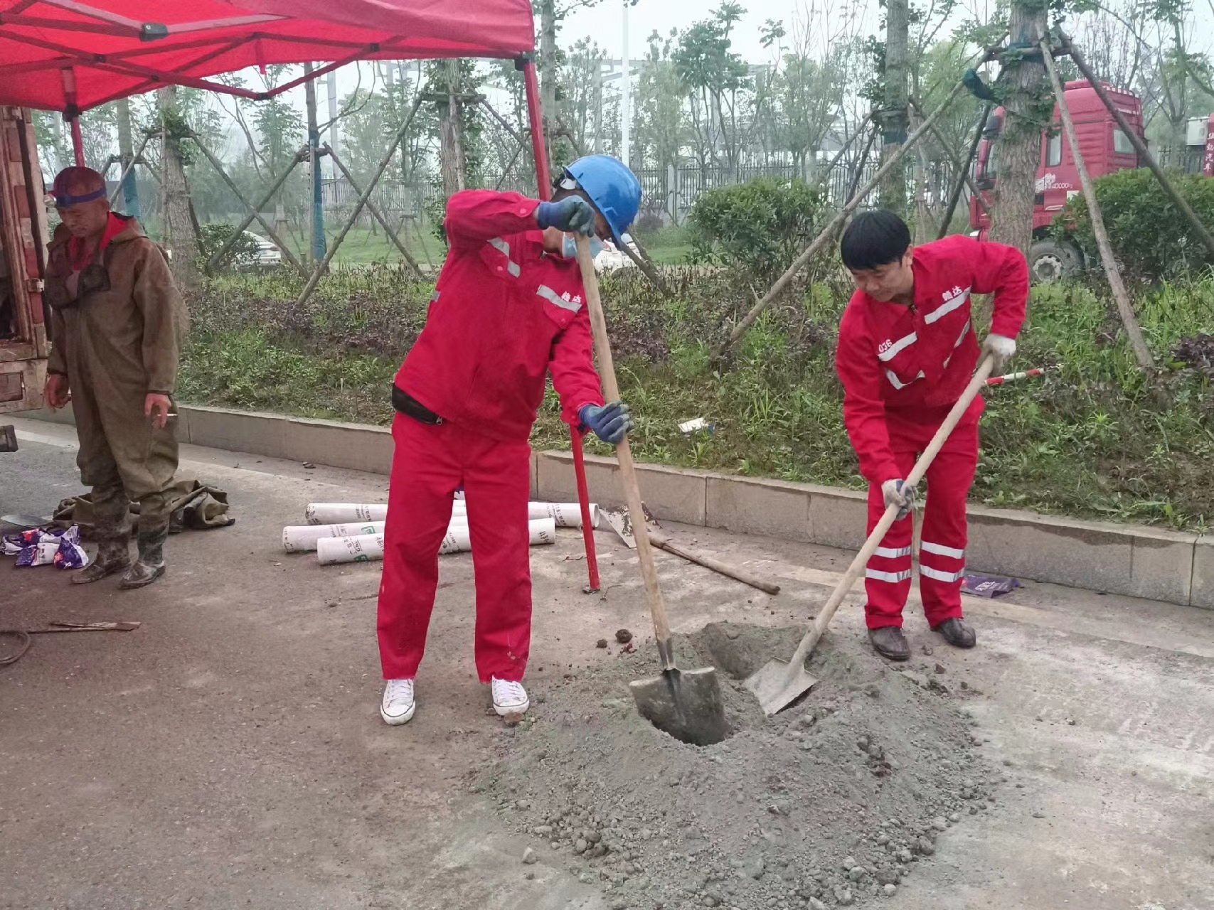 西乡管道疏通哪家好】及时进行市政管道清淤