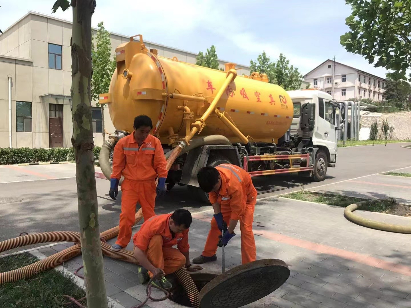 西乡化粪池清理与5-8吨吸粪车施工效率分析